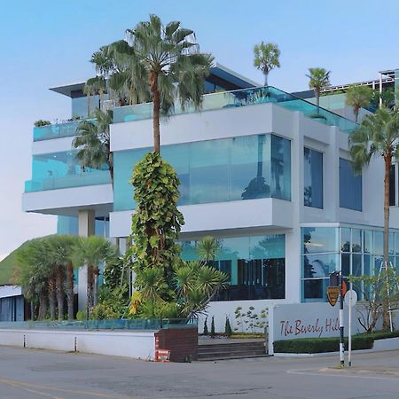 The Beverly Hills Hotel Накхонратчасима Экстерьер фото