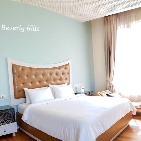 The Beverly Hills Hotel Накхонратчасима Экстерьер фото